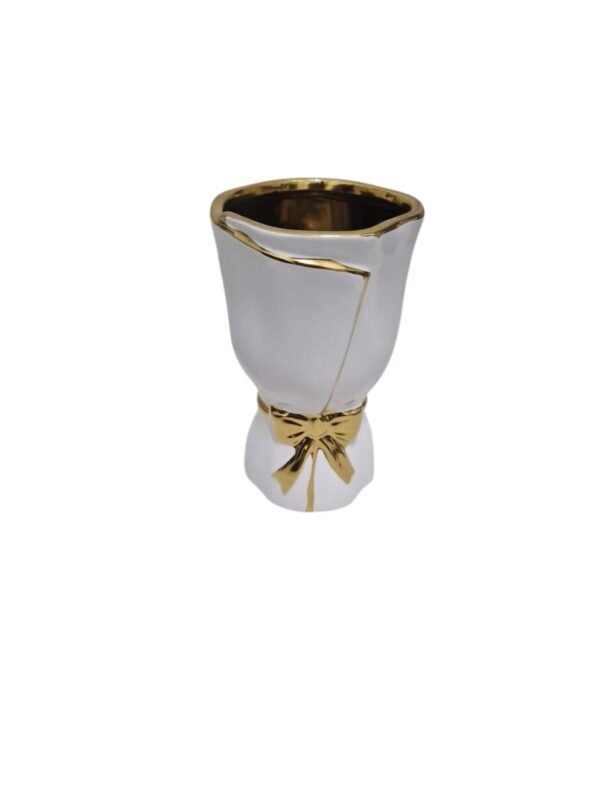 Biały Wazon Ceramiczny z Kokardką Mały 11x11x18 cm